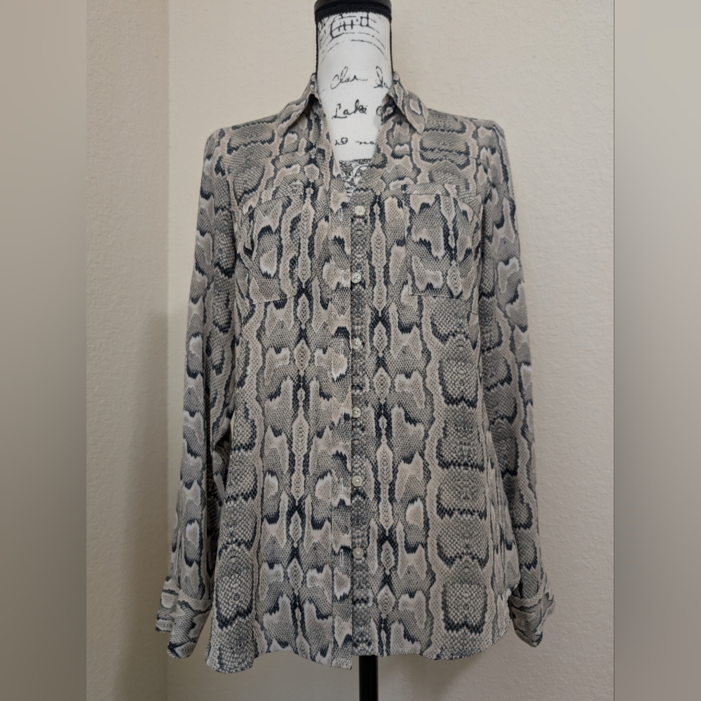 EUC•Express Portofino Snakeskin Print Long Sleeve Button Up W/2 Front Pockets•SM